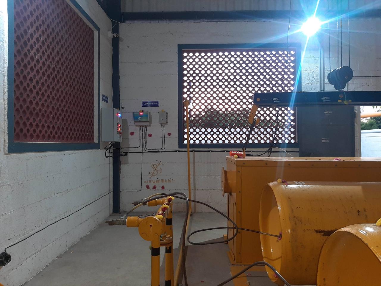 Manufacturing equipment and control area